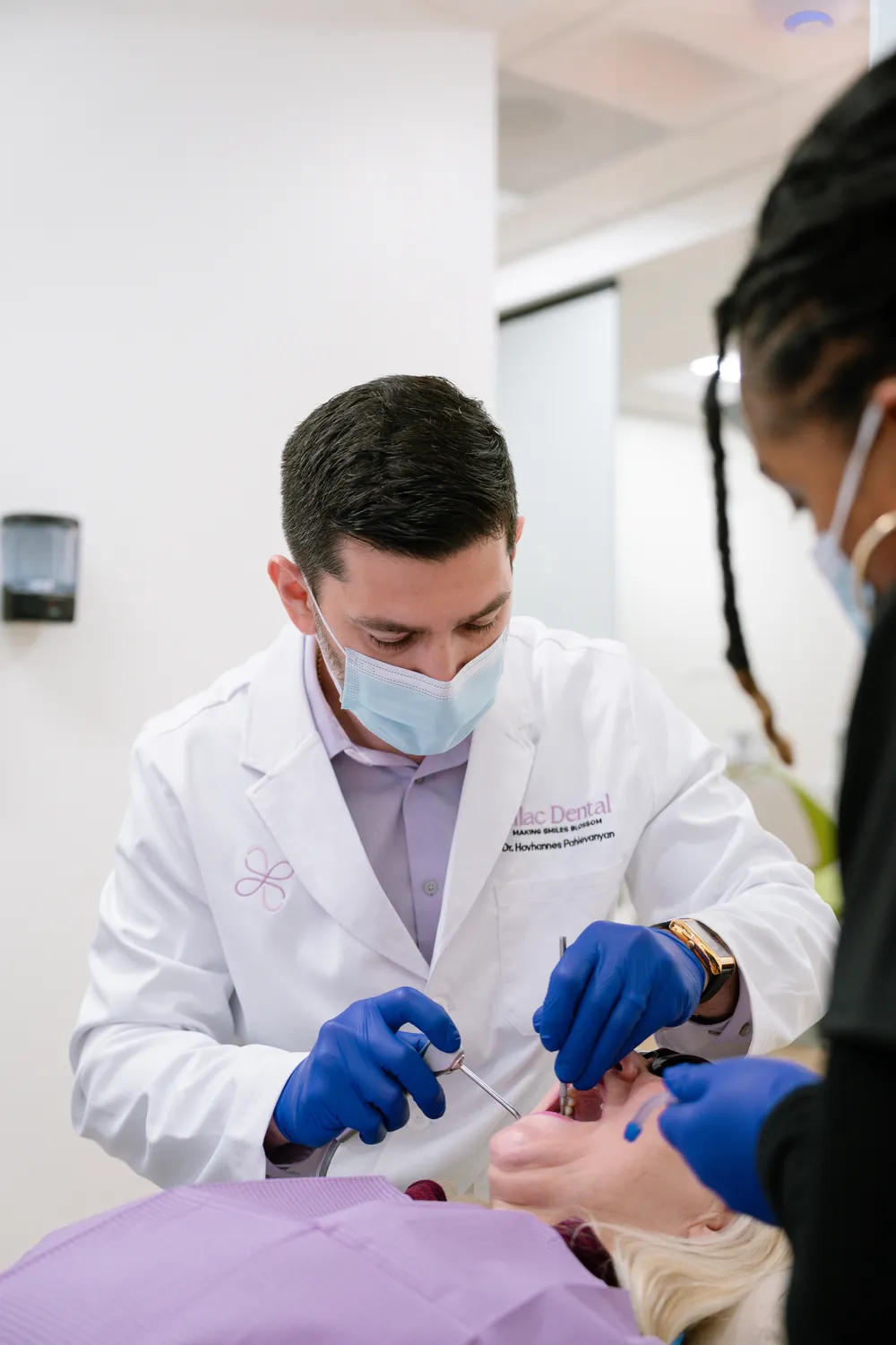 emergency dentist saugus helping patient same day